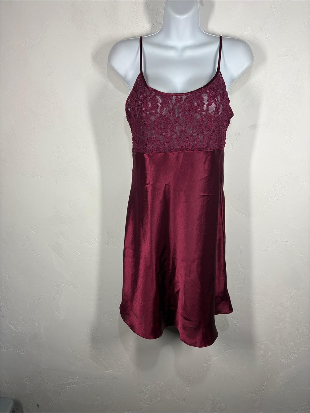 Victoria’s Secret Lace & Satin Burgundy Chemise Nightdress size medium